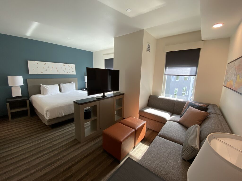 hotel studio king suite