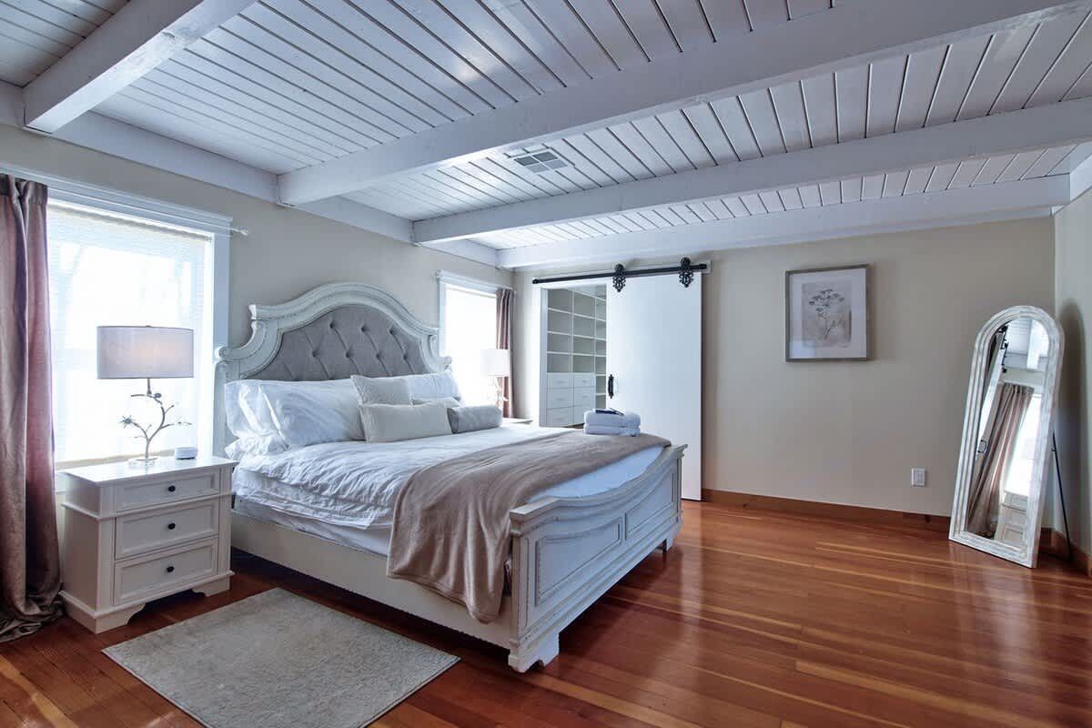 Vintage Terrace Main