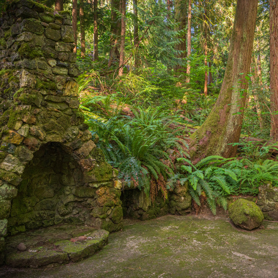 rustic outdoor kitchen with brick oven