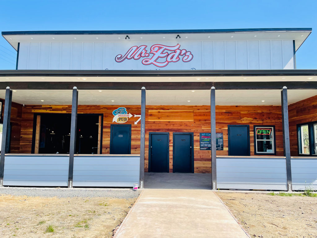 coffee shop and bar in Port Orford Oregon