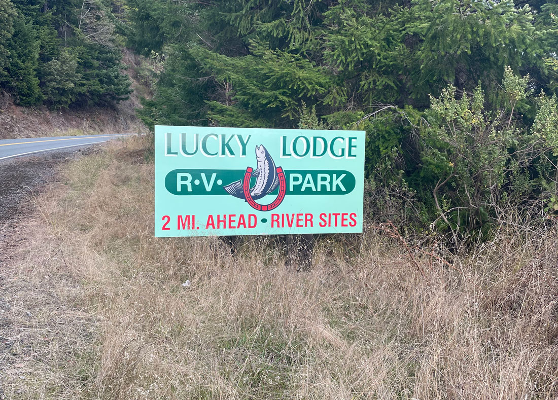 sign for Lucky Lodge RV Park