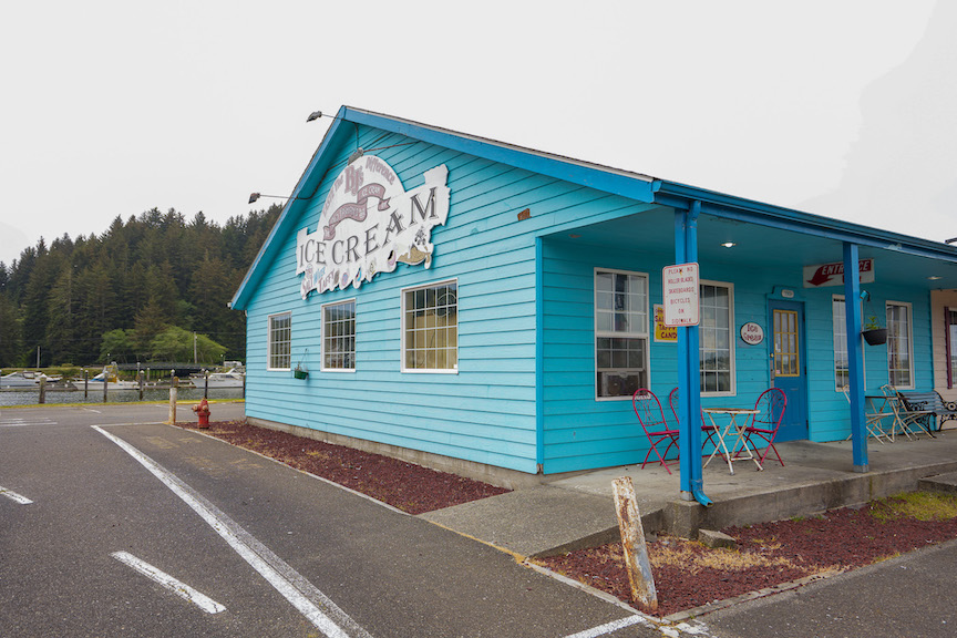 ice cream parlor in Winchester Bay, Oregon