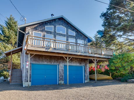 Vacasa Vacation Rentals - Cape Meares.jpg