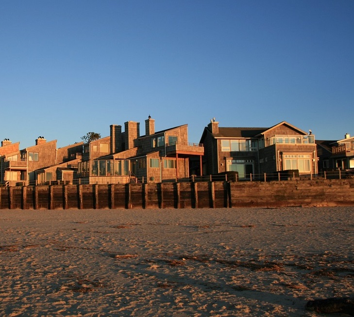 The Waves Oceanfront Motel.jpg