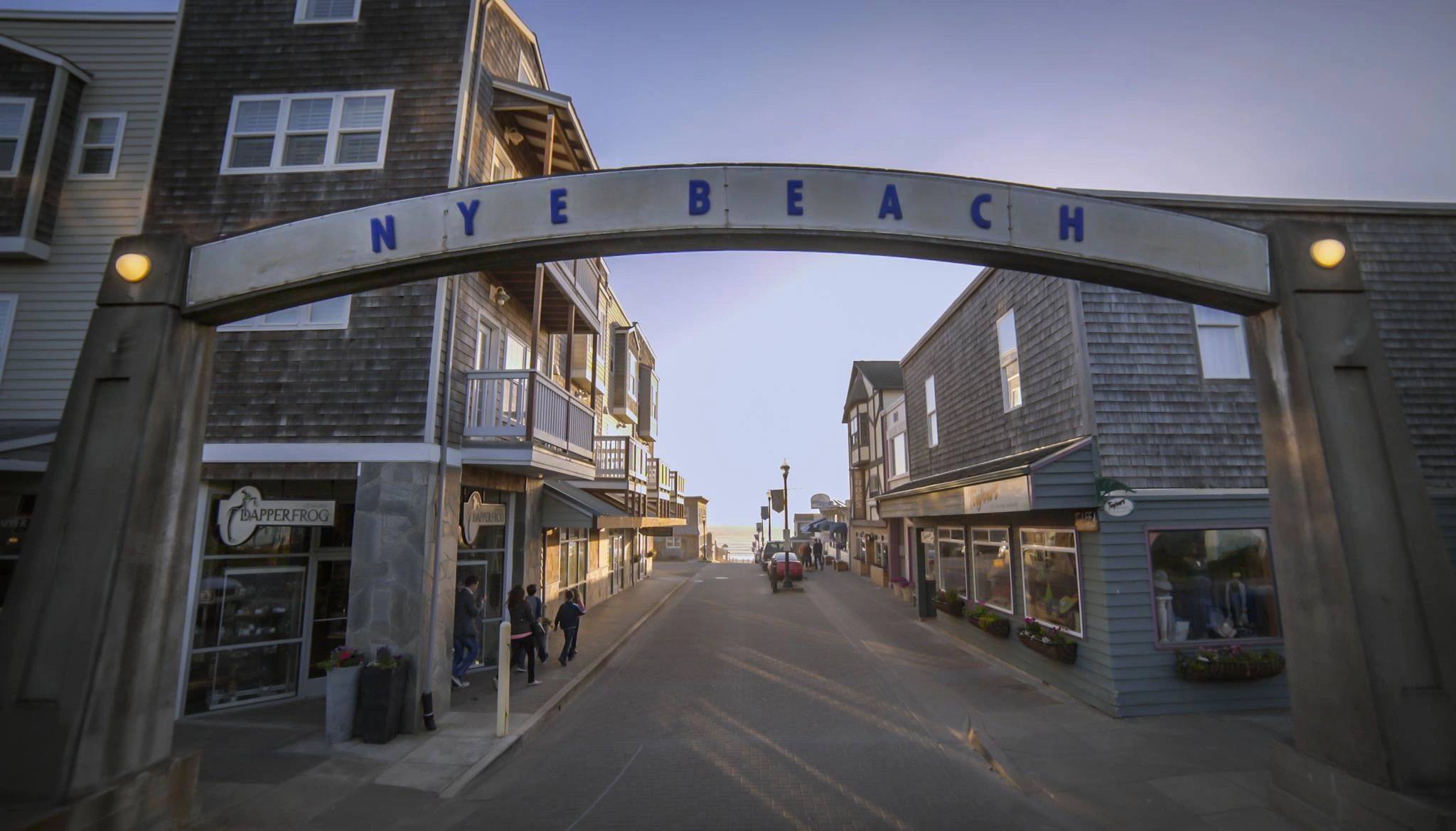 Nye Beach arch at Olive Street in Newport