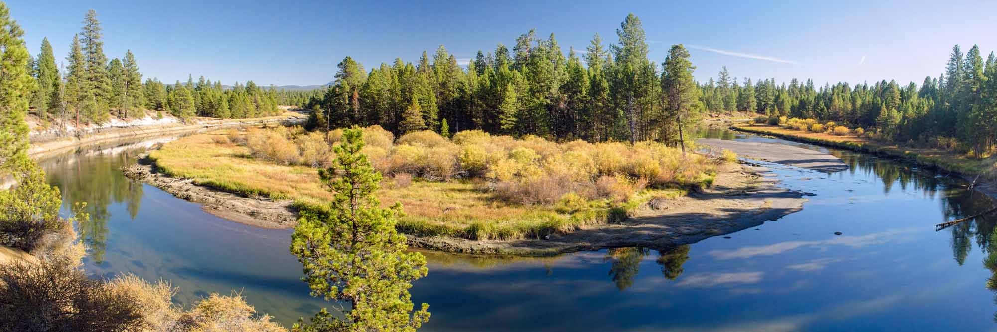 A panoramic view of the Deschutes River from Lapine Viewpoint