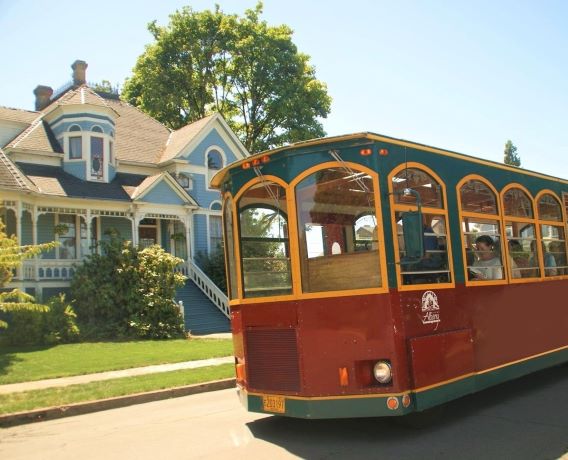 Photo of Historic Trolley in front of historic home