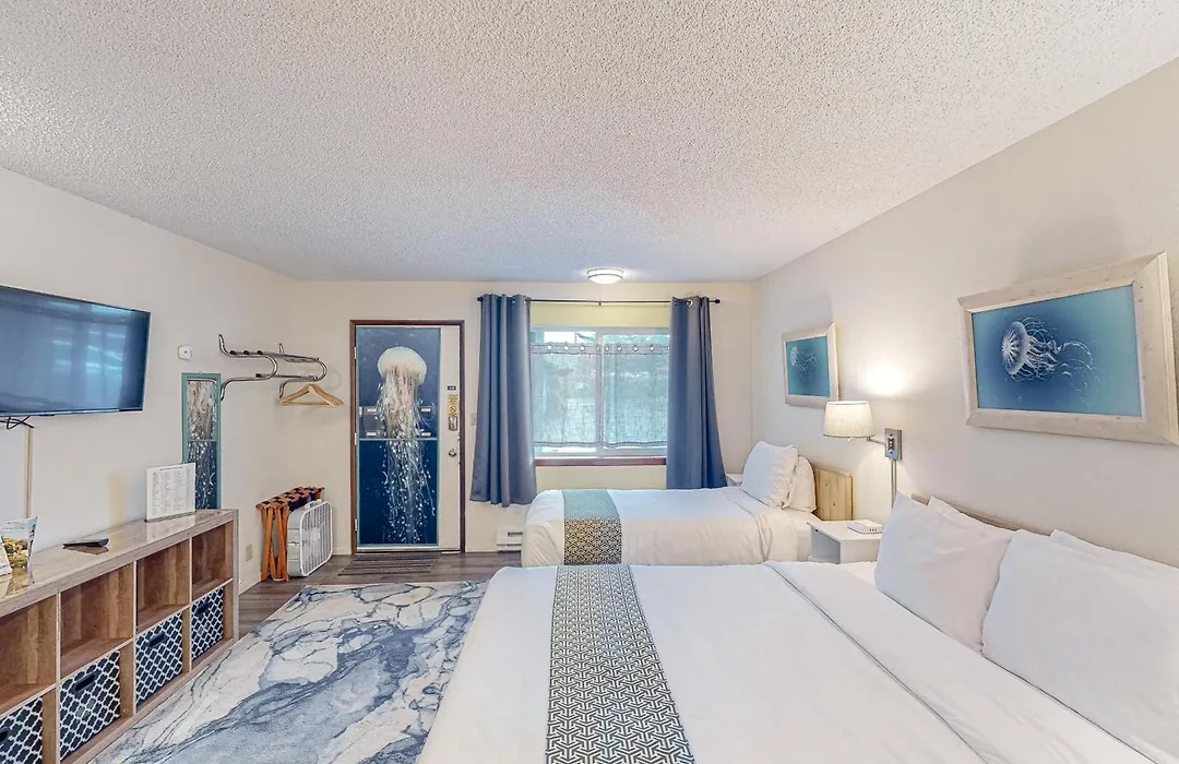 Interior of hotel room at Lamplighter Inn Bandon, Oregon