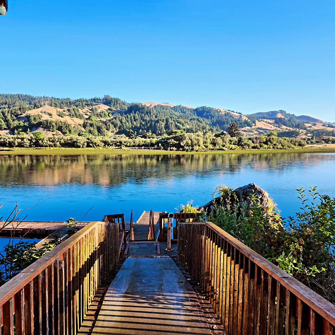 View from Groundlings Pizza Co. in Gold Beach, Oregon