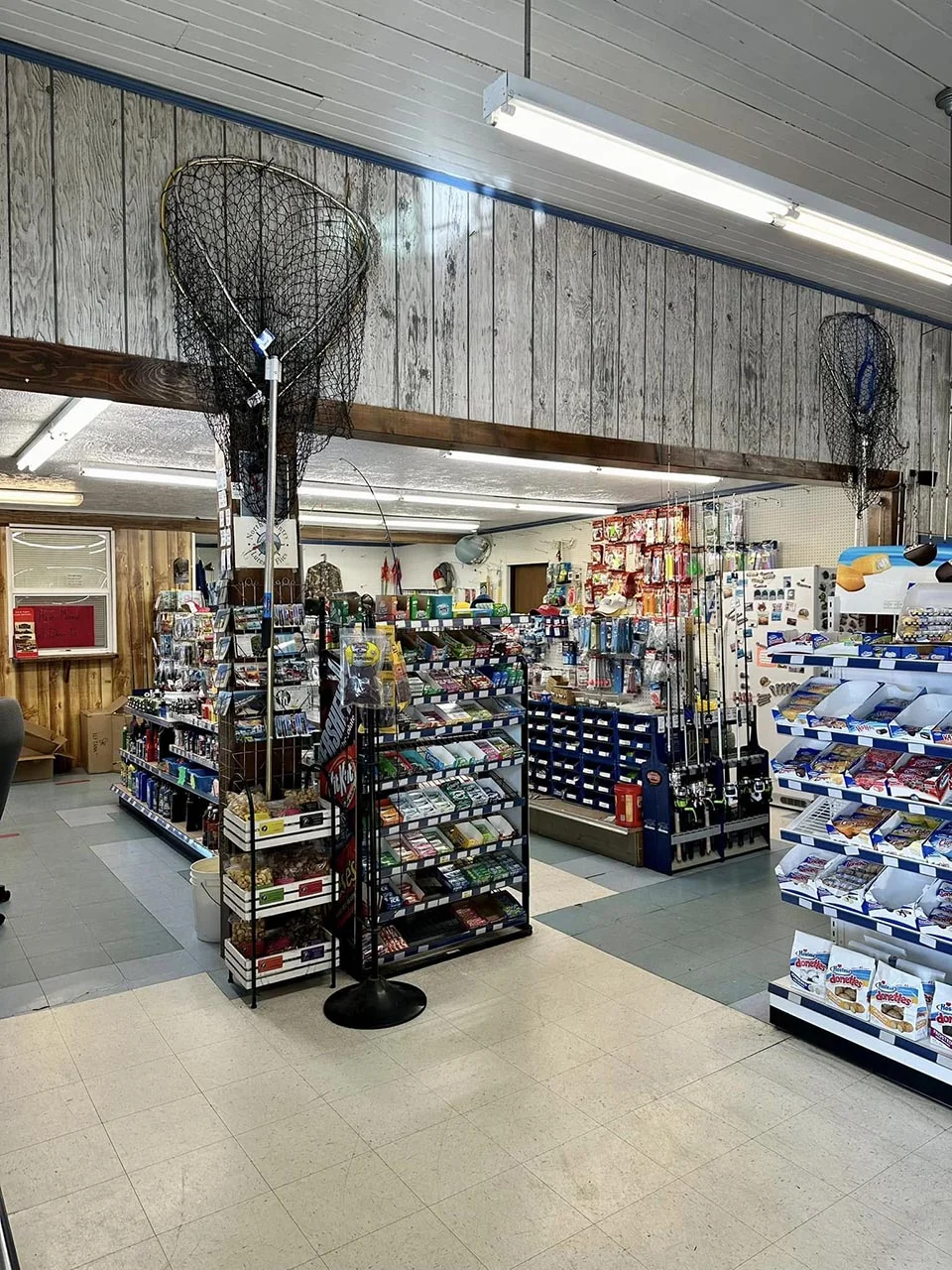 Hilltop-Market-Deli-Tackle-3.jpg