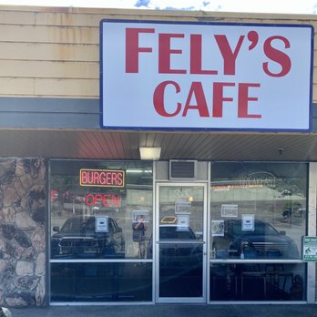 Felys-Cafe-Brookings-Oregon.jpg