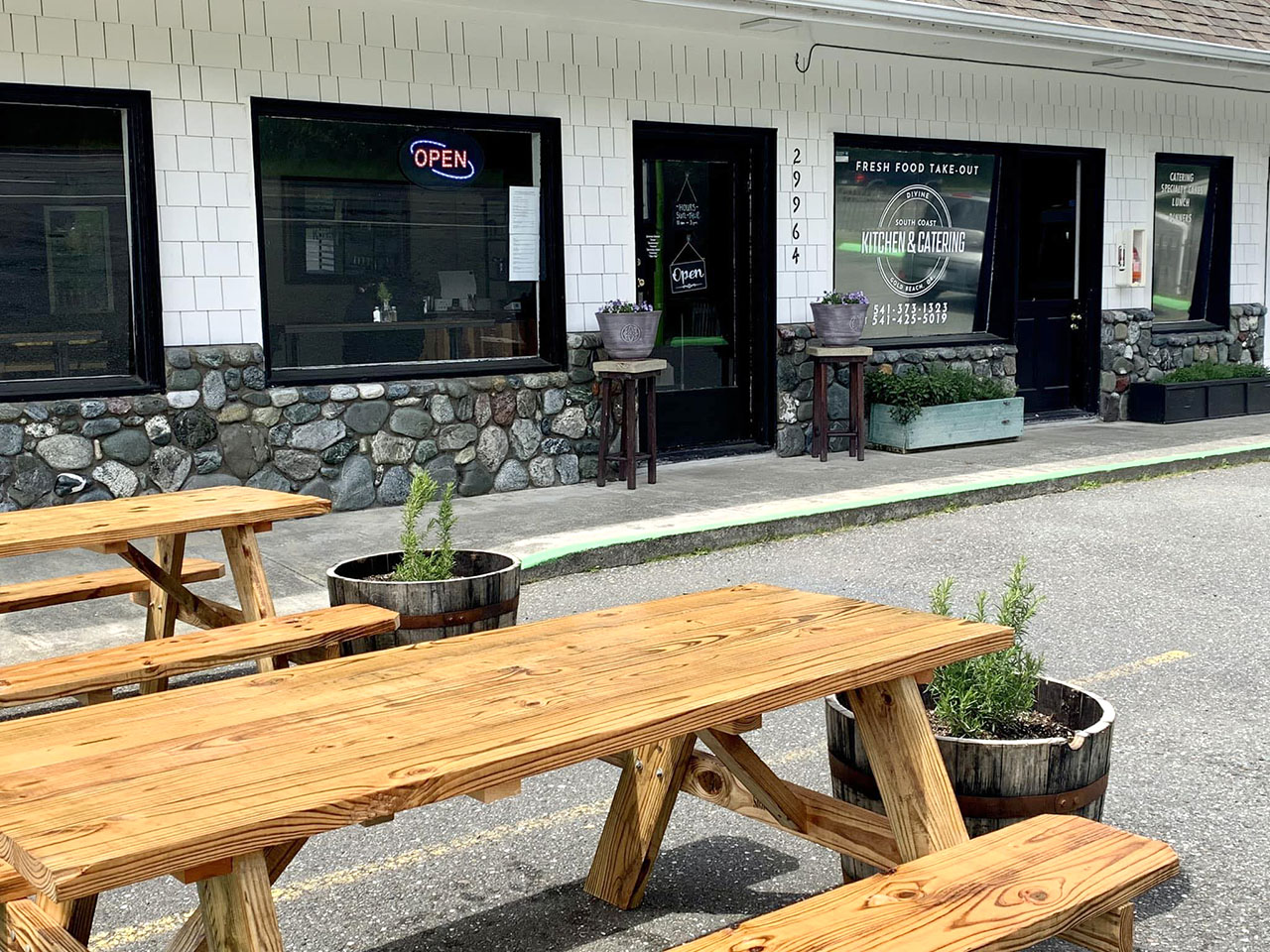Exterior-Picnic-Tables-Divine-South-Coast-Kitchen-and-Catering-Gold-Beach-Oregon.jpg