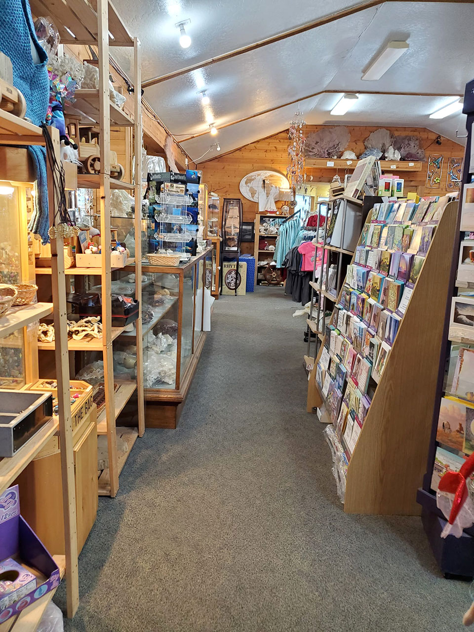 Interior-store-5-Kinnees-Gifts-and-Shells-Charleston-Oregon.jpg