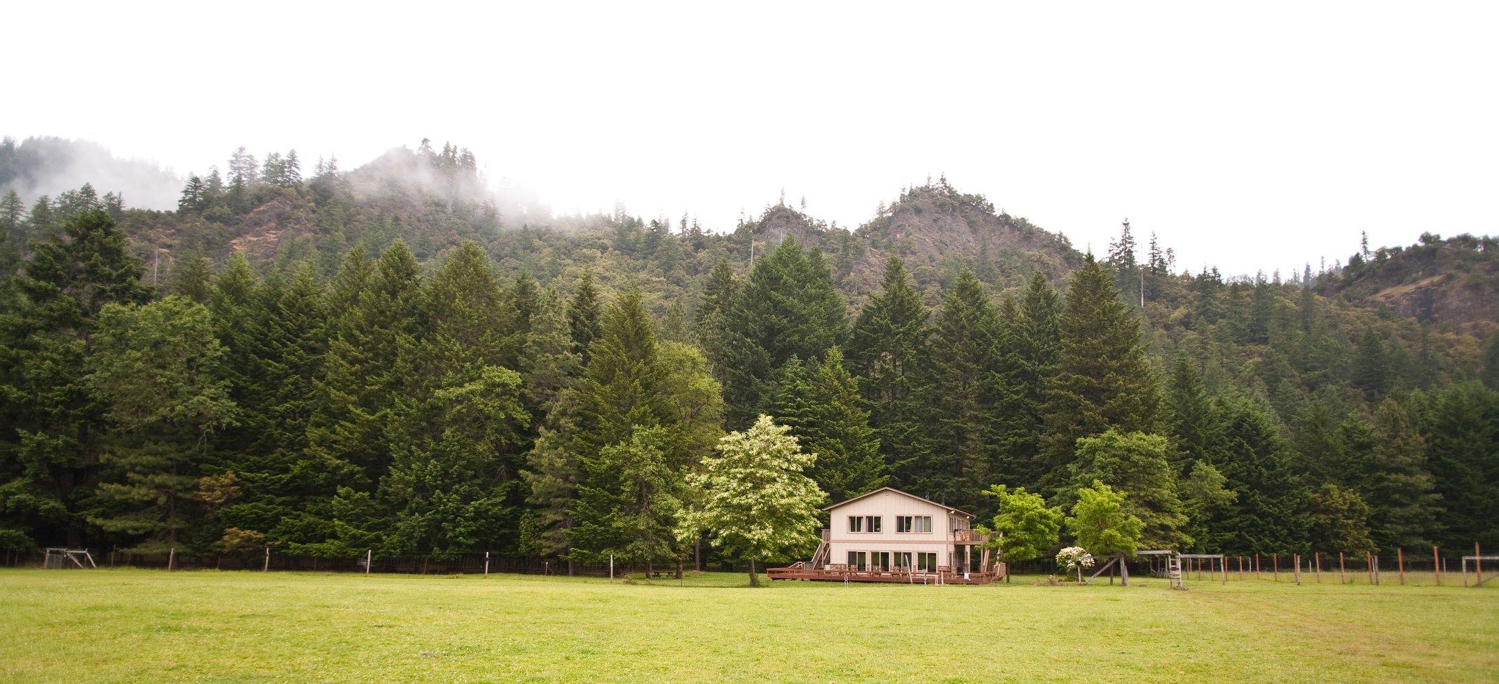 Lodge-2-Paradise-Lodge-Agness-Oregon.jpg