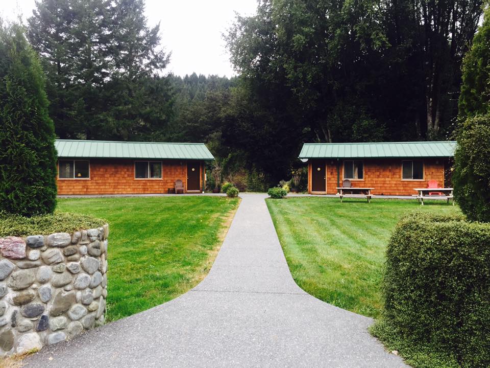 Cabins at Cougar Lane Lodge in Agness, Oregon