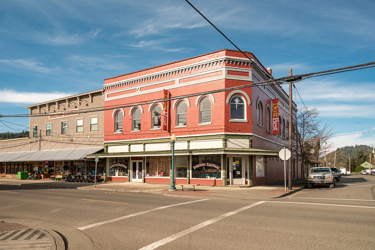 Hometown-Hardware-Myrtle-Point-Oregon-by-Manuela-Durson.jpg