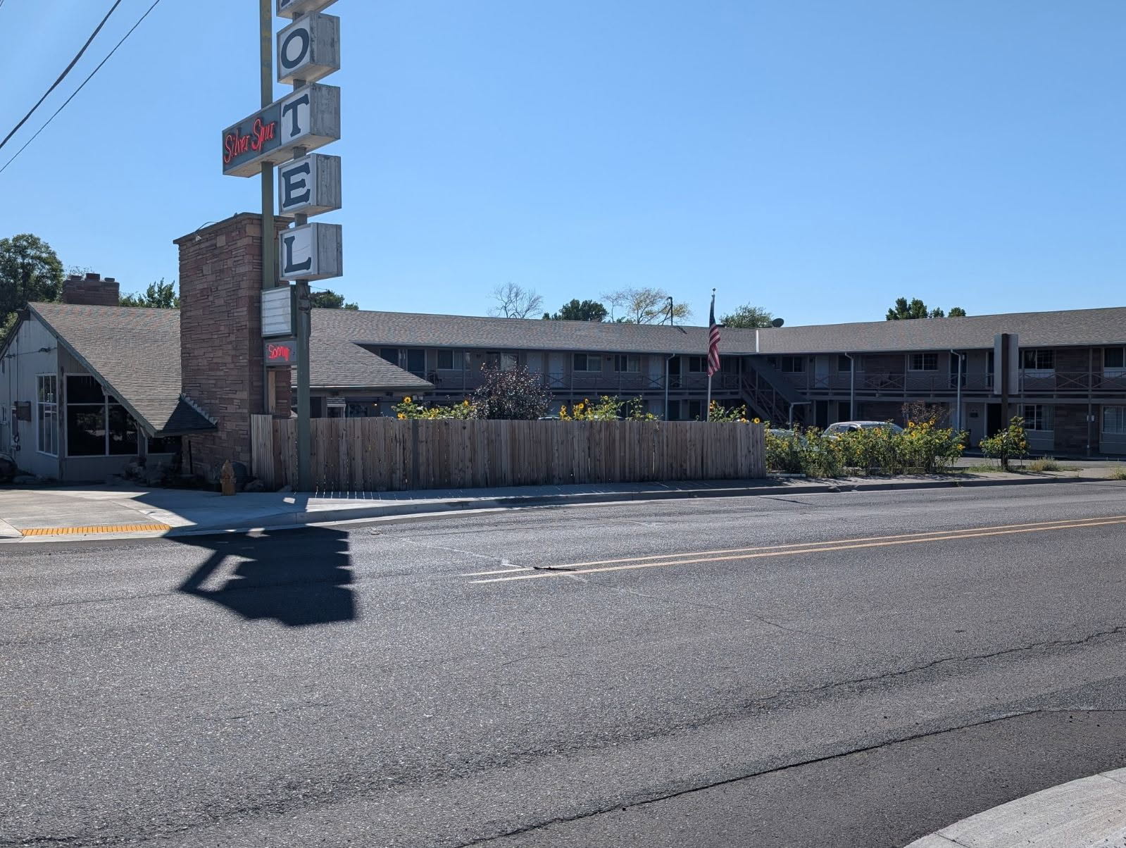 Silver Spur Motel