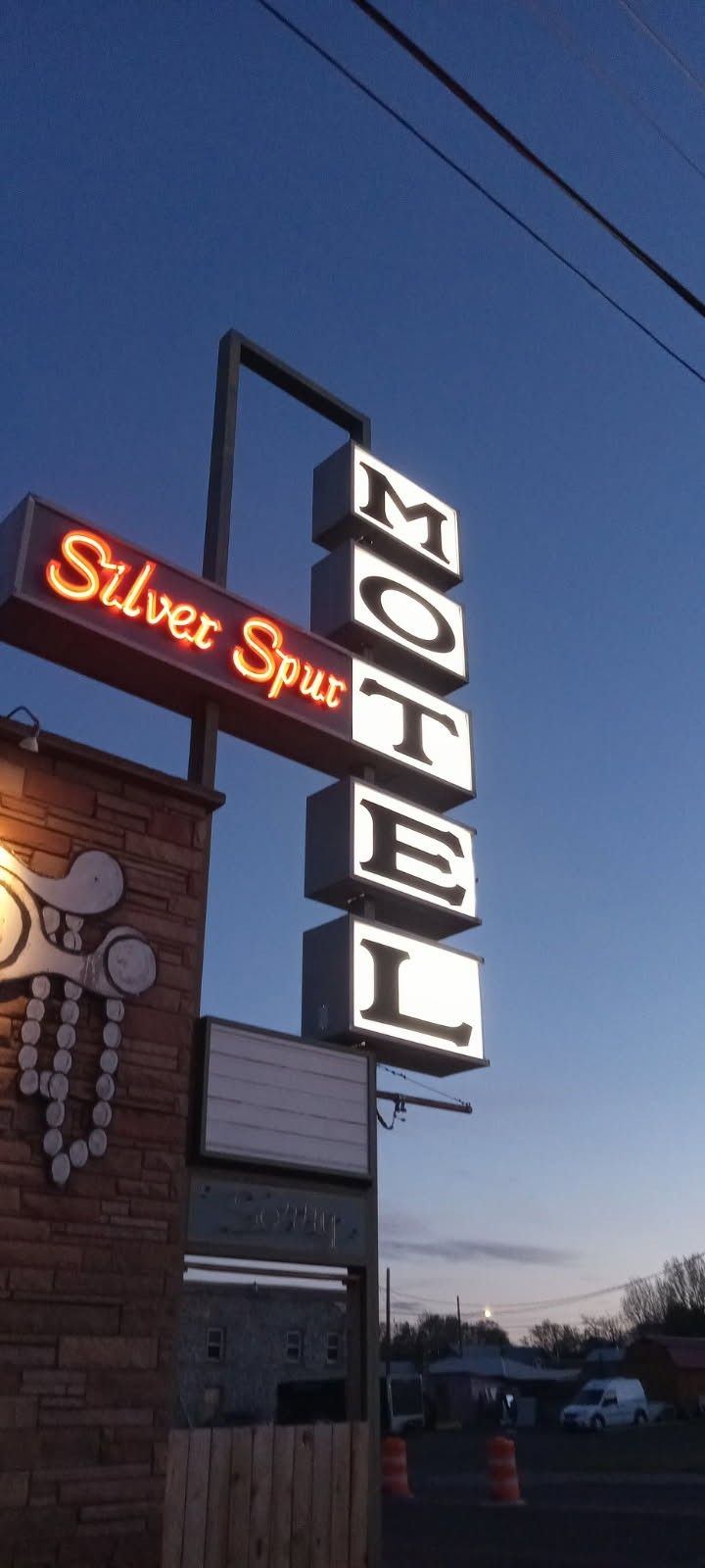 Silver Spur Motel