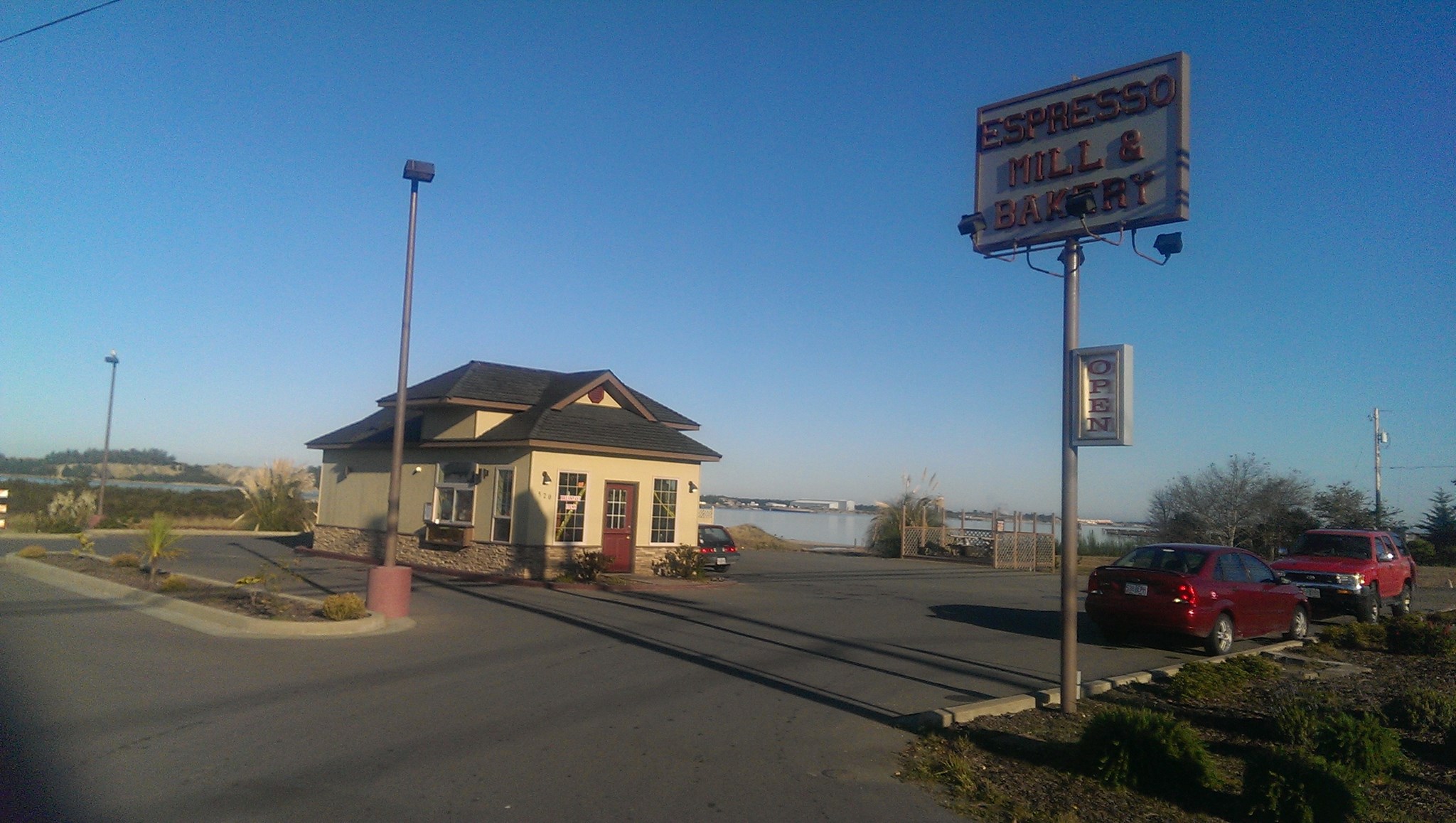 photo of Espresso Mill drive thru on the bay