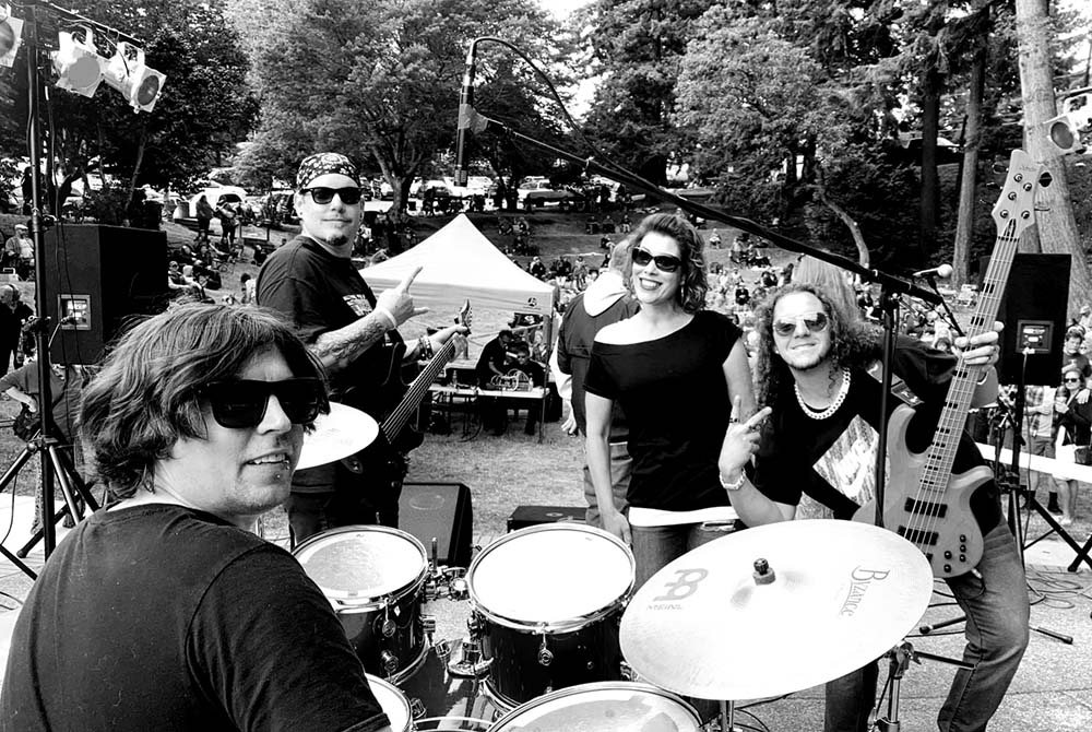 Aurora Band, black and white photo
