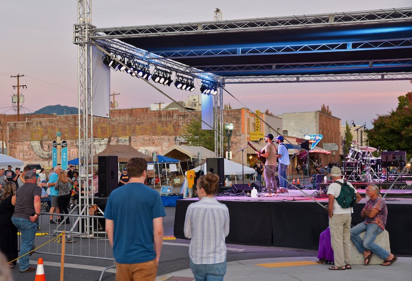 Spectators enjoyed live music at sunset