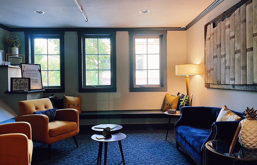 A sitting room at Douglas on Third