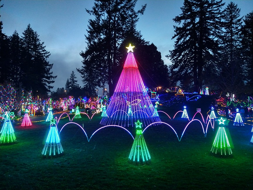 Synchronized music to Christmas light tree