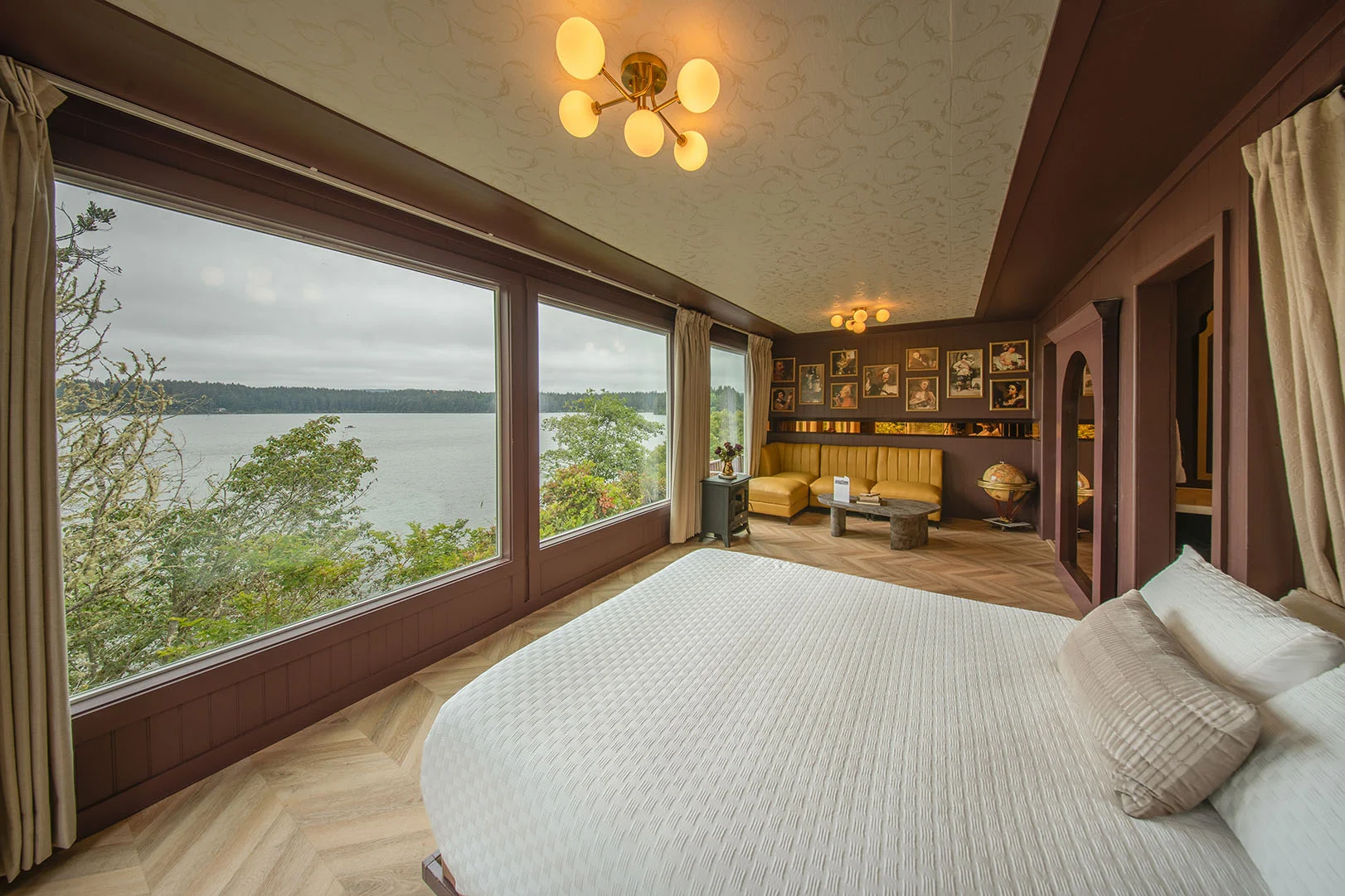 The Florentine Waterfront Hotel Merlot Manor bedroom view
