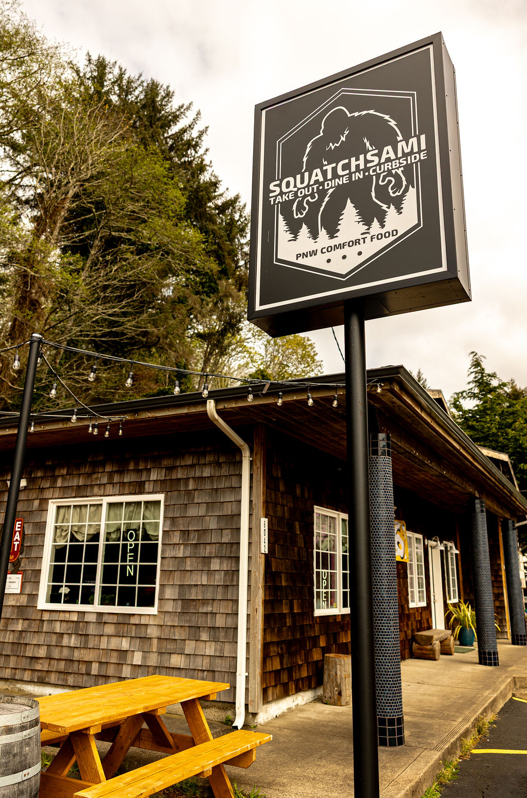 Squatchsami outpost in lincoln city oregon.jpg