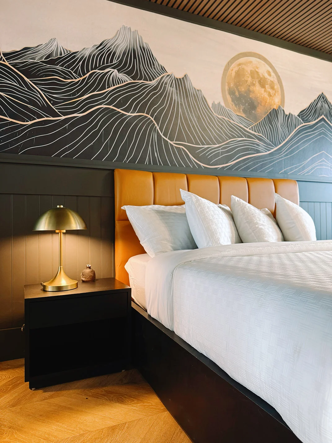 The Florentine Waterfront Hotel Midnight Marina bedroom