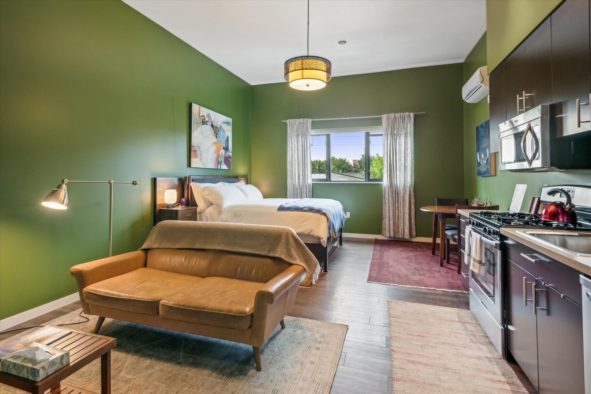 VioletSuitesPDX Boutique Hotel