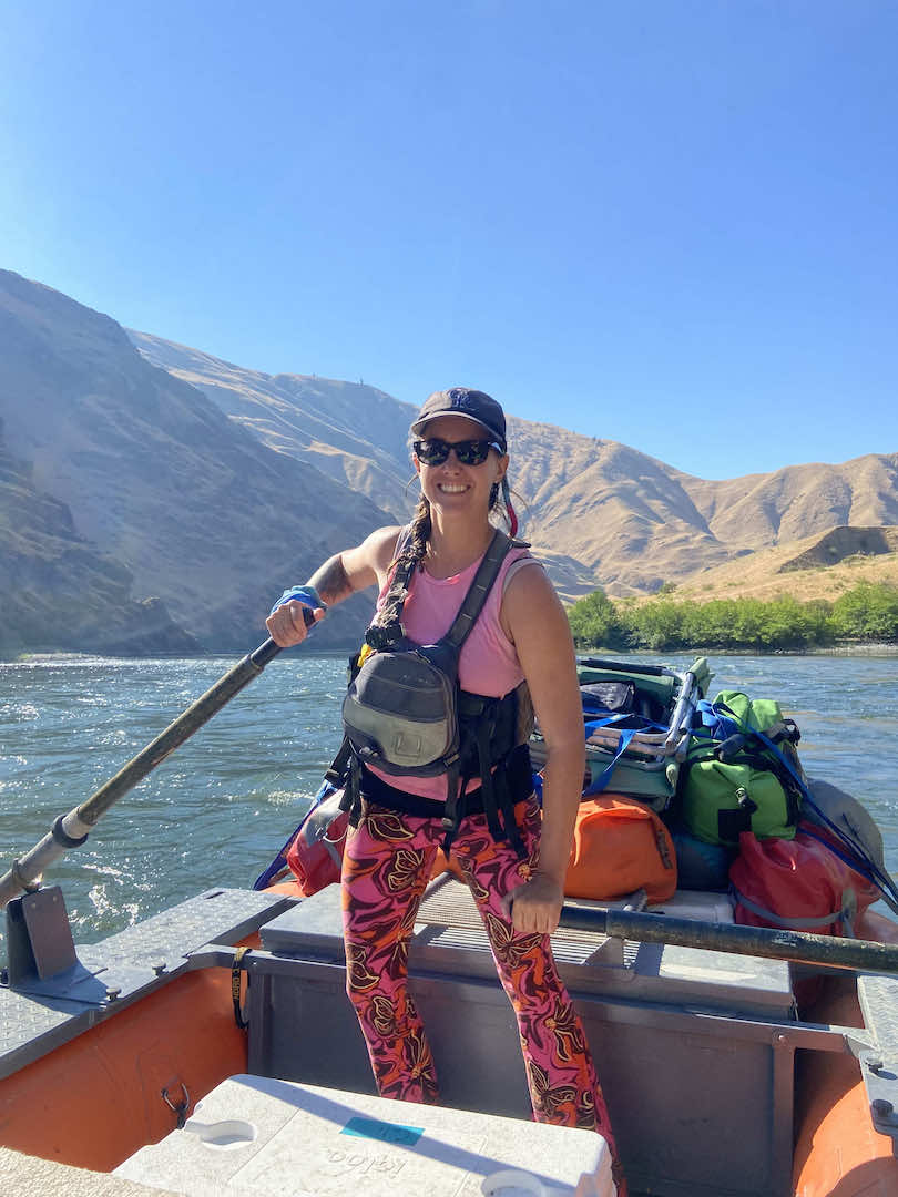 Tour guide steering raft with gear