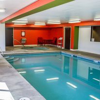 Swimming pool at Sleep Inn of Roseburg