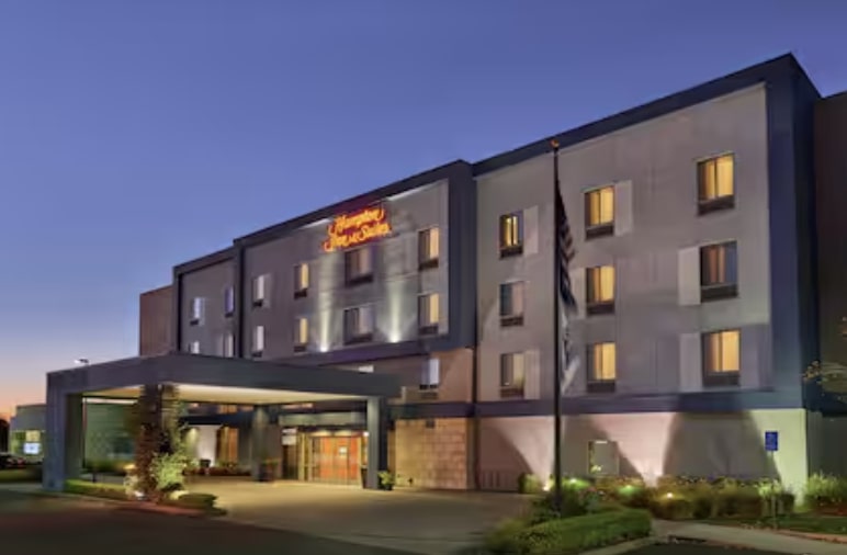 The Hampton Inn & Suites