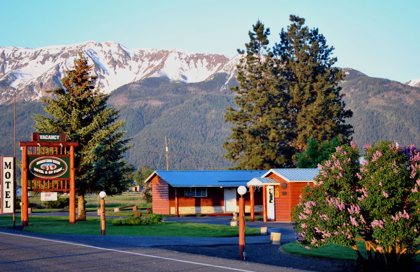 View of front of Motel / RV Park in Spring