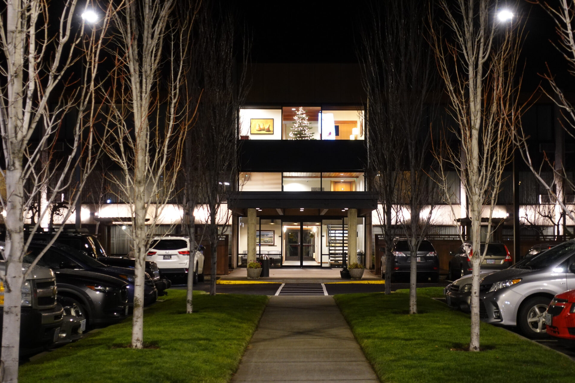 east entrance of the BW Plus HR Inn