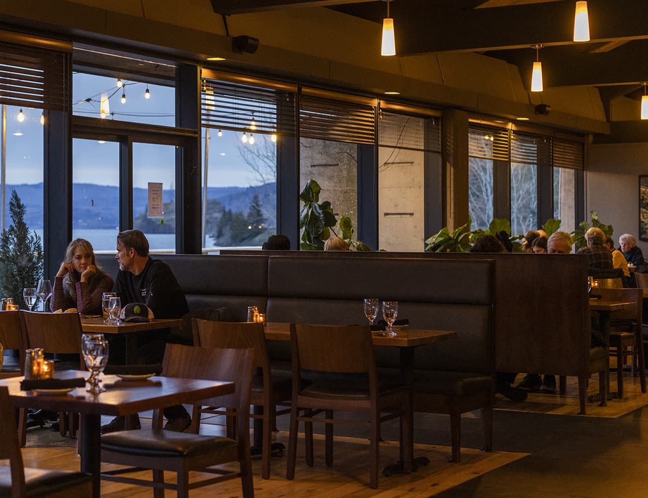 people dining at the Riverside Grill