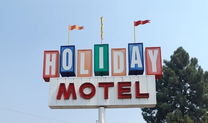 holiday motel sign