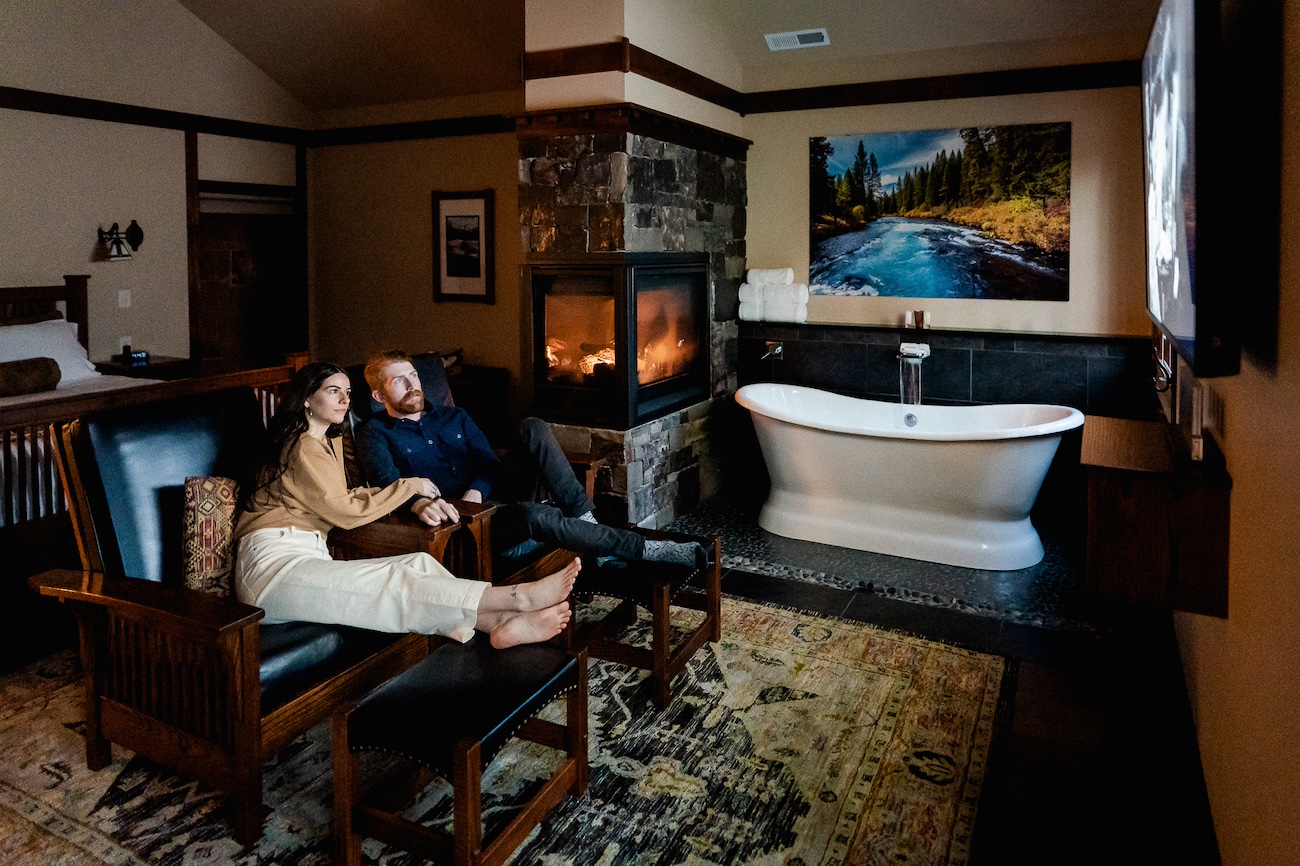 Couple in luxury cabin at FivePine Lodge in Sisters, Oregon