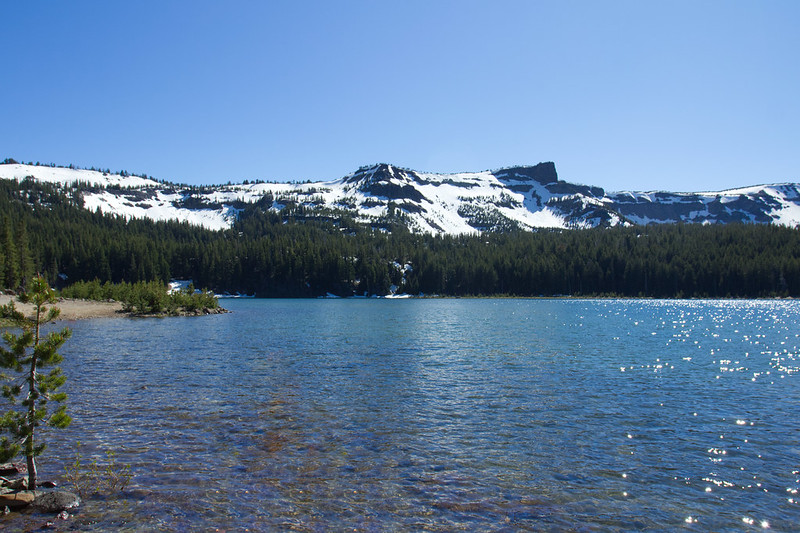 snowy mountains at Tam Mcarthur Rim