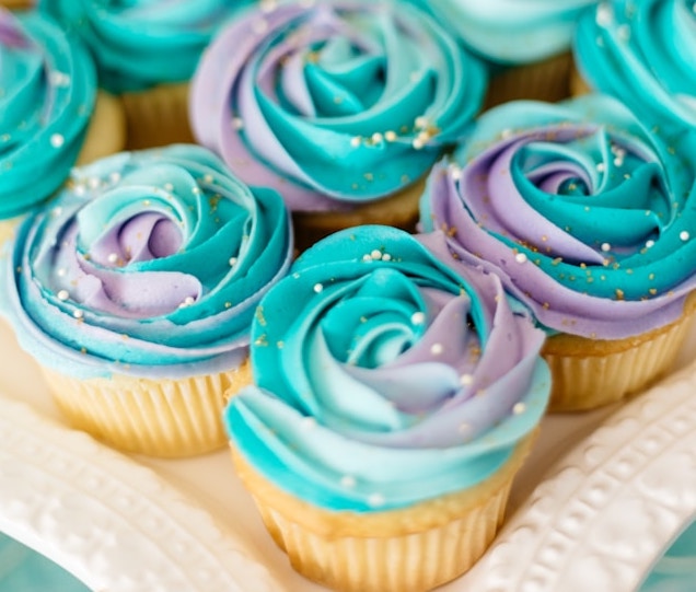 blue and purple cupcakes