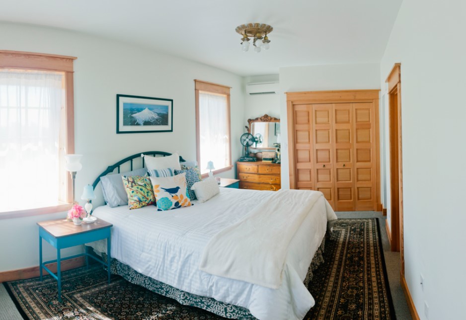 Bedroom at Whiskey Hill Store Guest Rooms & Meridian Guesthouse