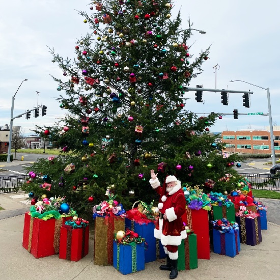 bethany village tree lighting.jpg