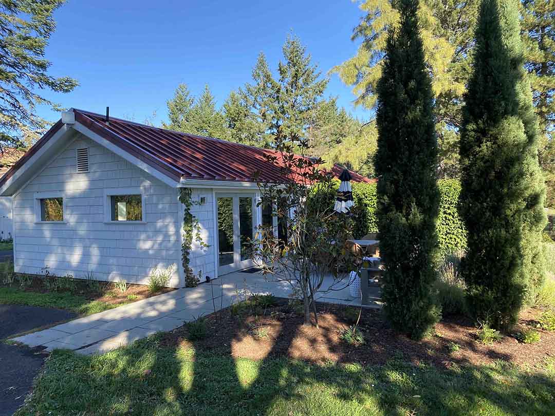 Bacus Vineyards tasting room exterior