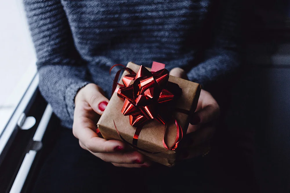Holiday Gift Market