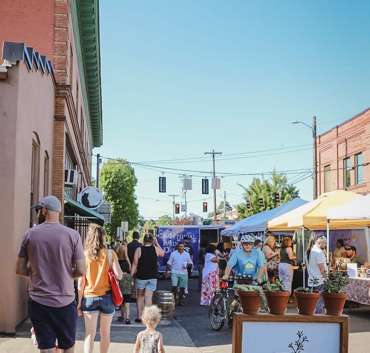 Newberg Wednesday Market