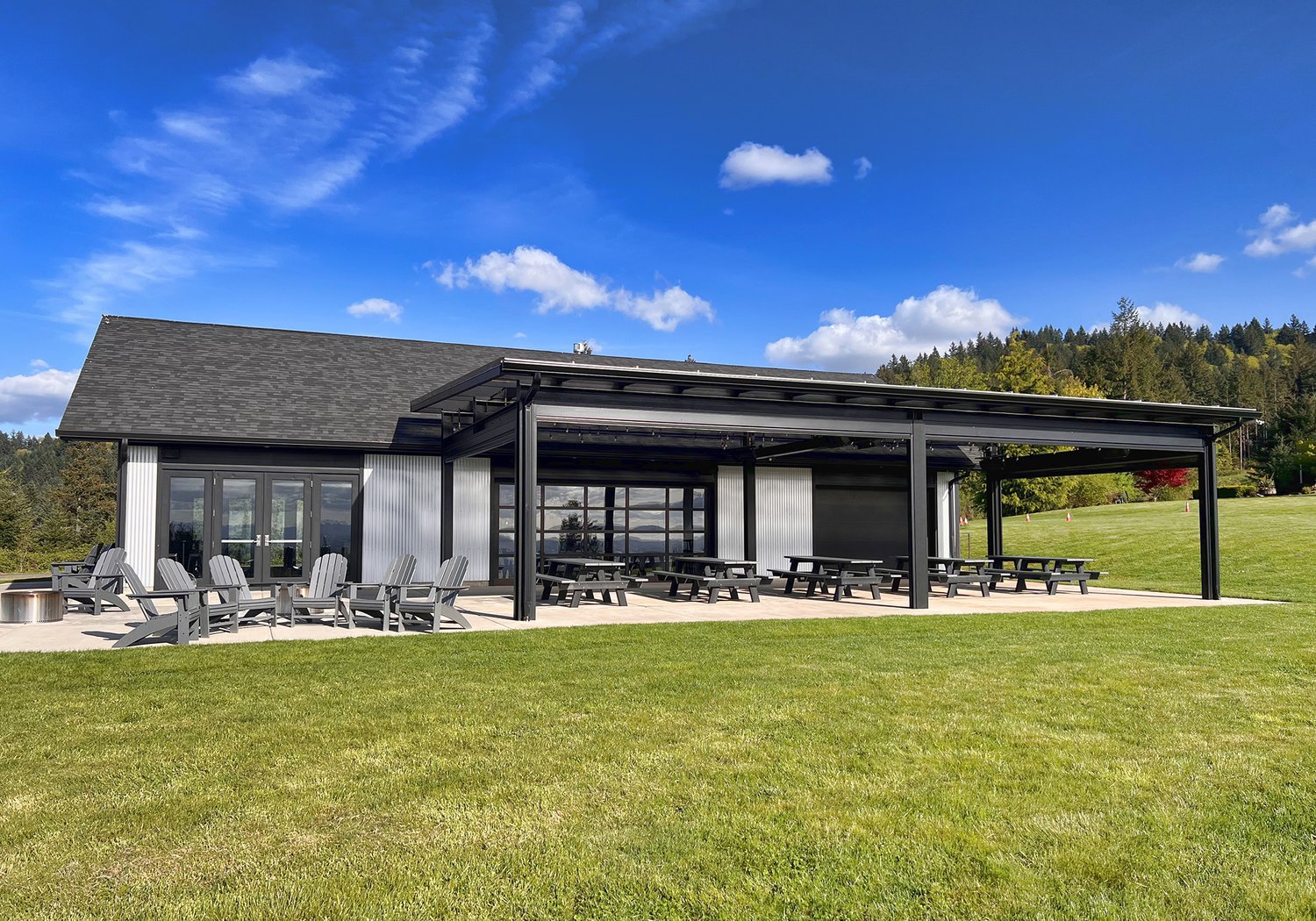Avidity Wines exterior patio tasting seating