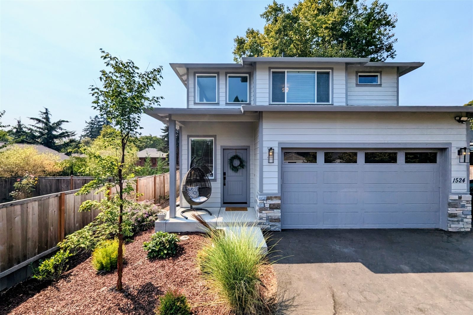 Front exterior of Adventurers Cove rental