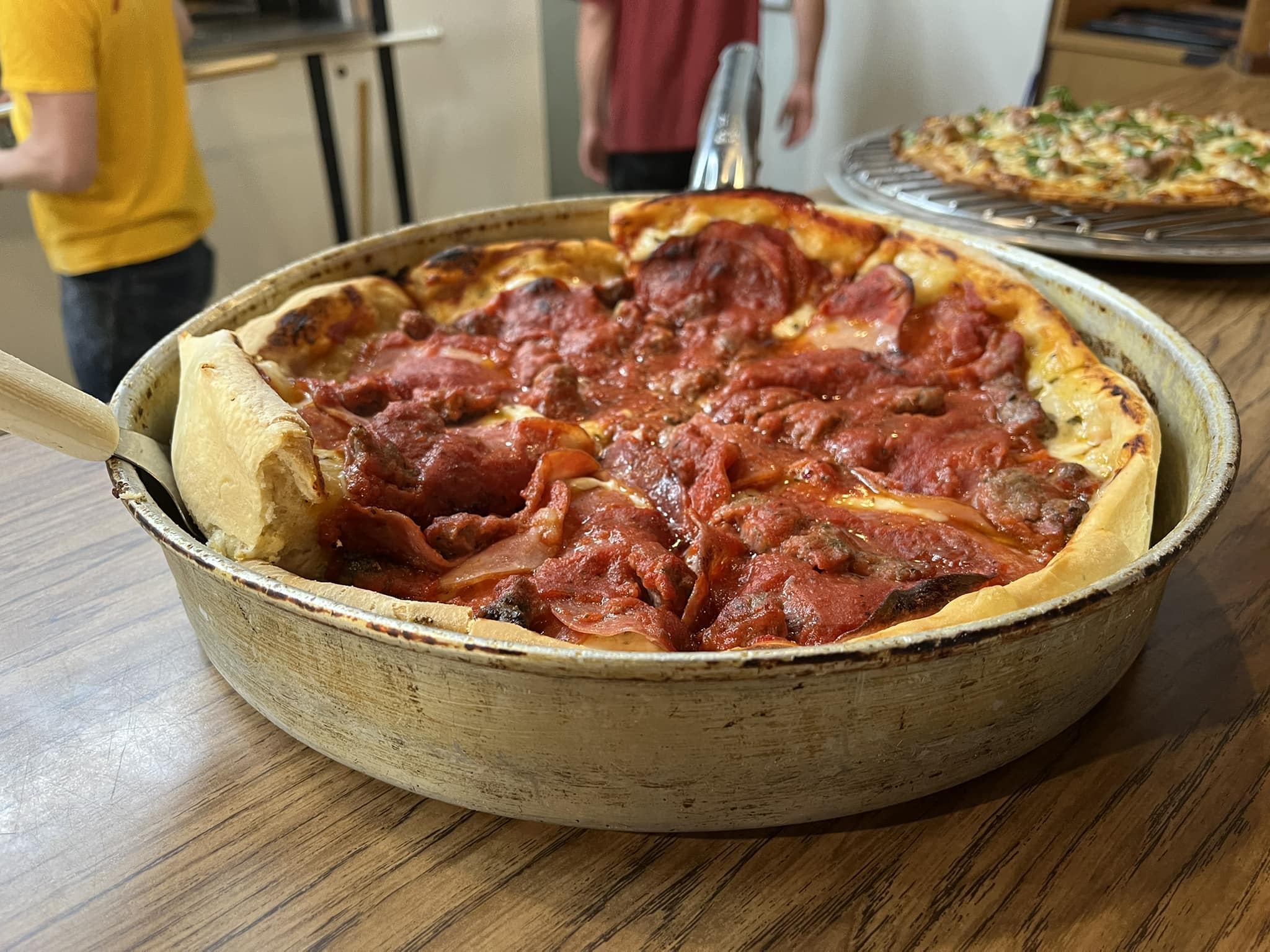 Deep dish Pizza