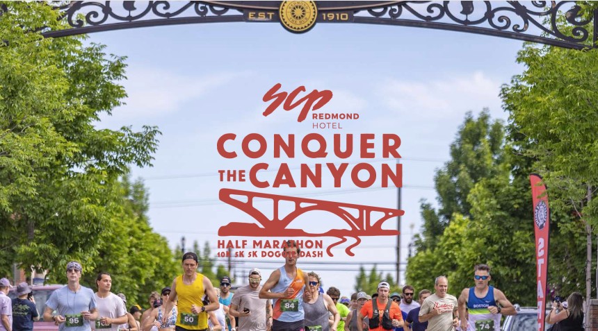Conquer the Canyon Race starting line under the Downtown Redmond Arch